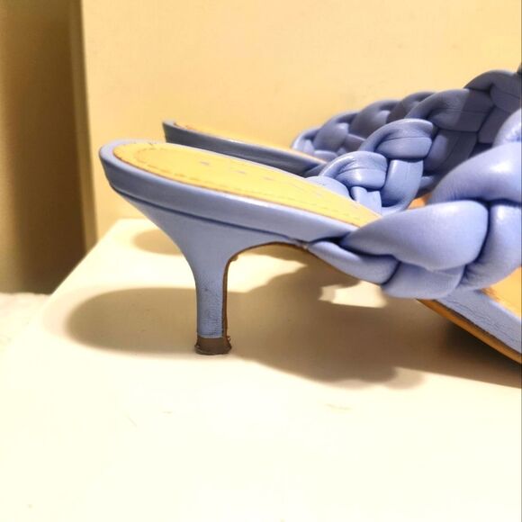 Coach "Mollie" Periwinkle Blue Leather Kitten Heel Sandals sz.6.5 $235 w/Dustbag - Picture 6 of 10